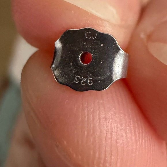 Free shipping! NWT Brilliant Earth 0.5 carat silver lab diamond studs - Picture 6 of 6